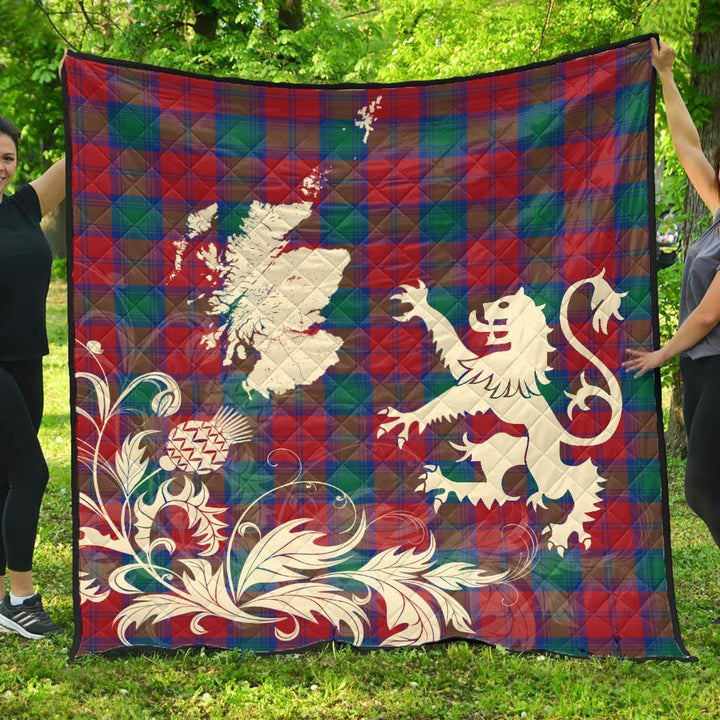 Scottish Lindsay Modern Clan Tartan Quilt Rampant Lion with Thistle Tartan Plaid 1