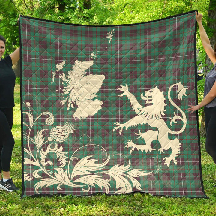 Scottish MacKinnon Hunting Ancient Clan Tartan Quilt Rampant Lion with Thistle Tartan Plaid 1