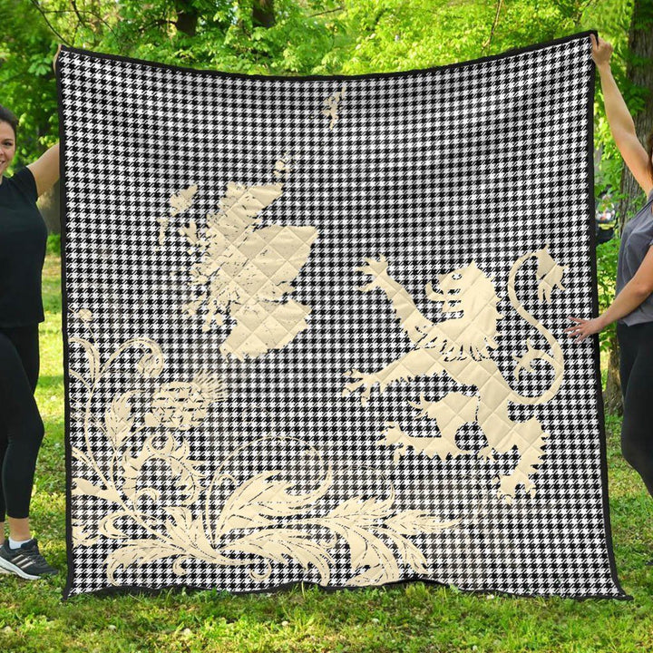 Scottish Shepherd Clan Tartan Quilt Rampant Lion with Thistle Tartan Plaid 1